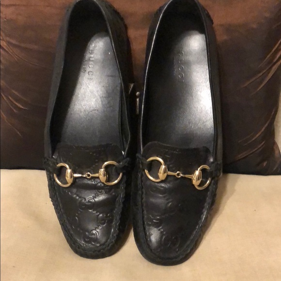 Authentic Gucci Black Loafers with metal hardware 36 - Picture 2 of 9
